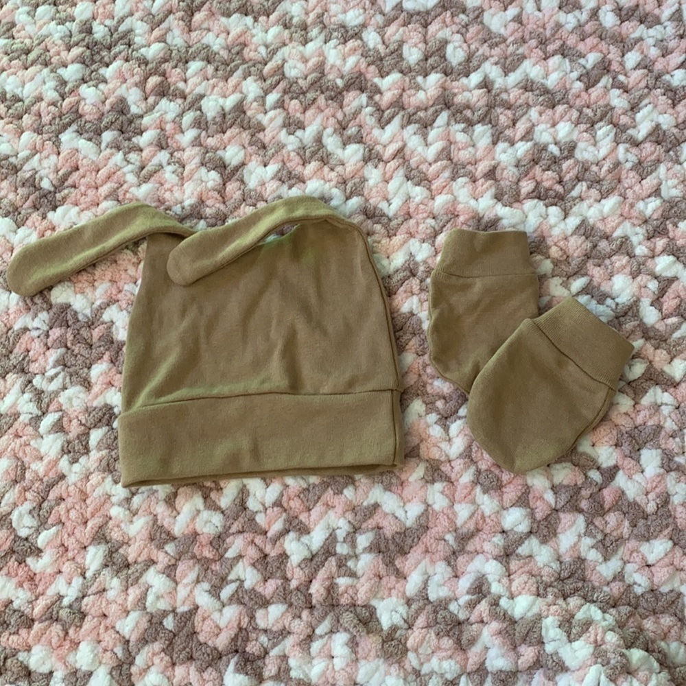 Baby Girl Bundle Mittens, Hats, and Slippers - Picture 13 of 14